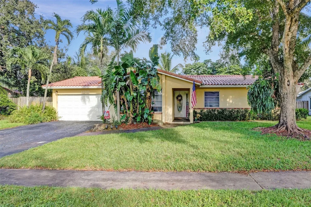 Unit for sale at 1300 SW 70th Terrace, Plantation, FL 33317