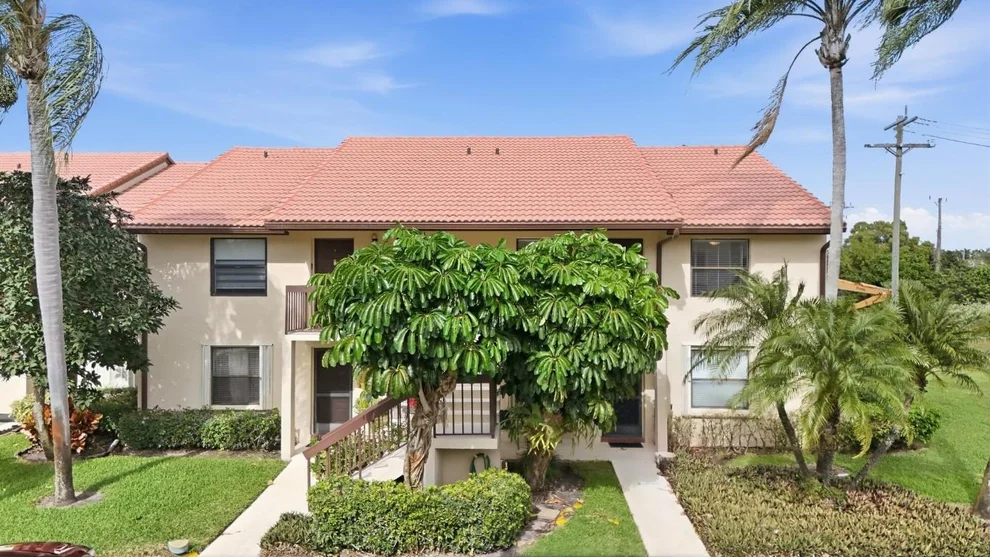 Unit for sale at 4542 Lucerne Lakes Boulevard E, Lake Worth, FL 33467