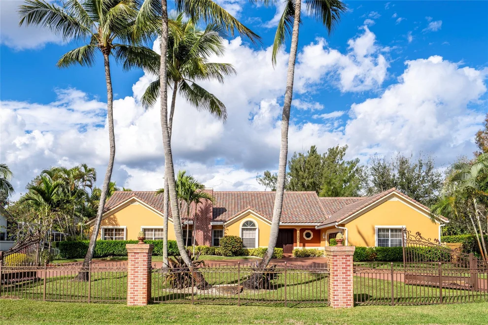 Unit for sale at 11301 SW 3rd Street, Plantation, FL 33325