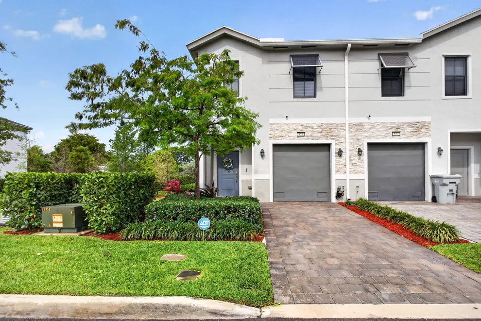 Unit for sale at 873 NW 3rd Way, Pompano Beach, FL 33060