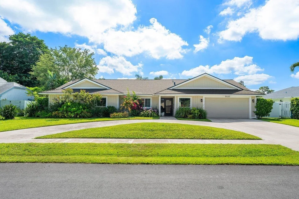Unit for sale at 3127 Lakeview Drive, Delray Beach, FL 33445