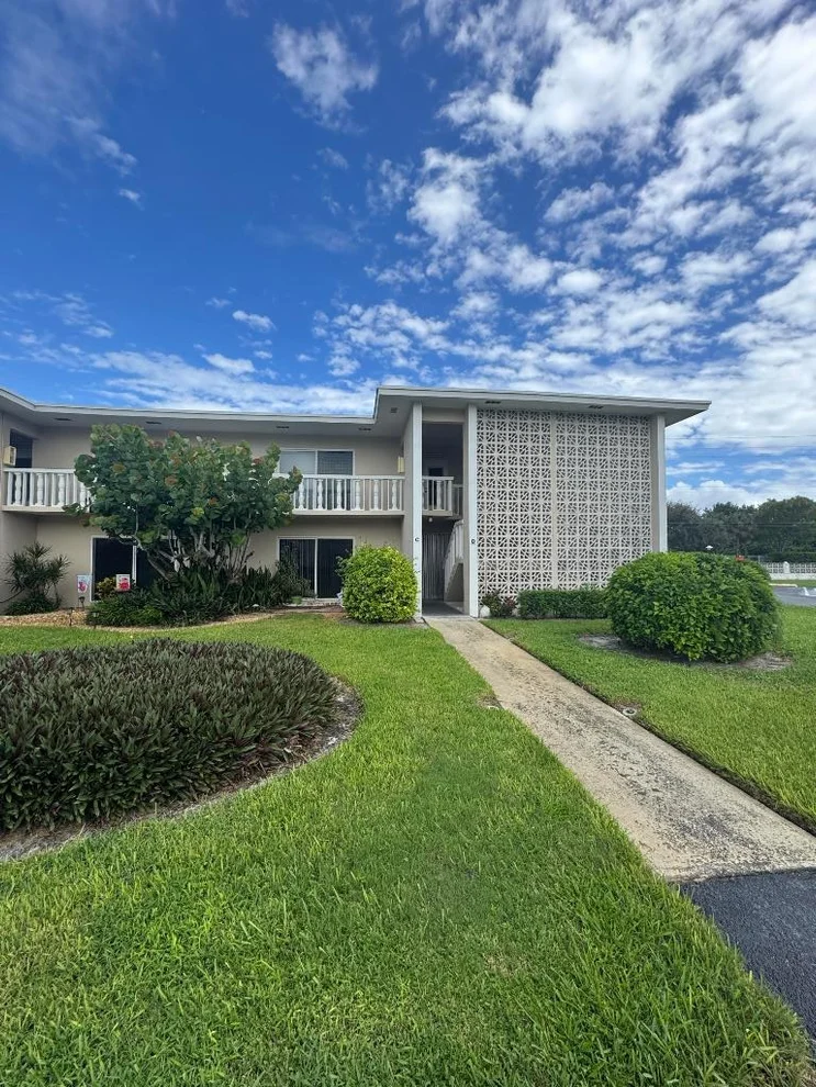 Unit for sale at 90 South Boulevard, Boynton Beach, FL 33435