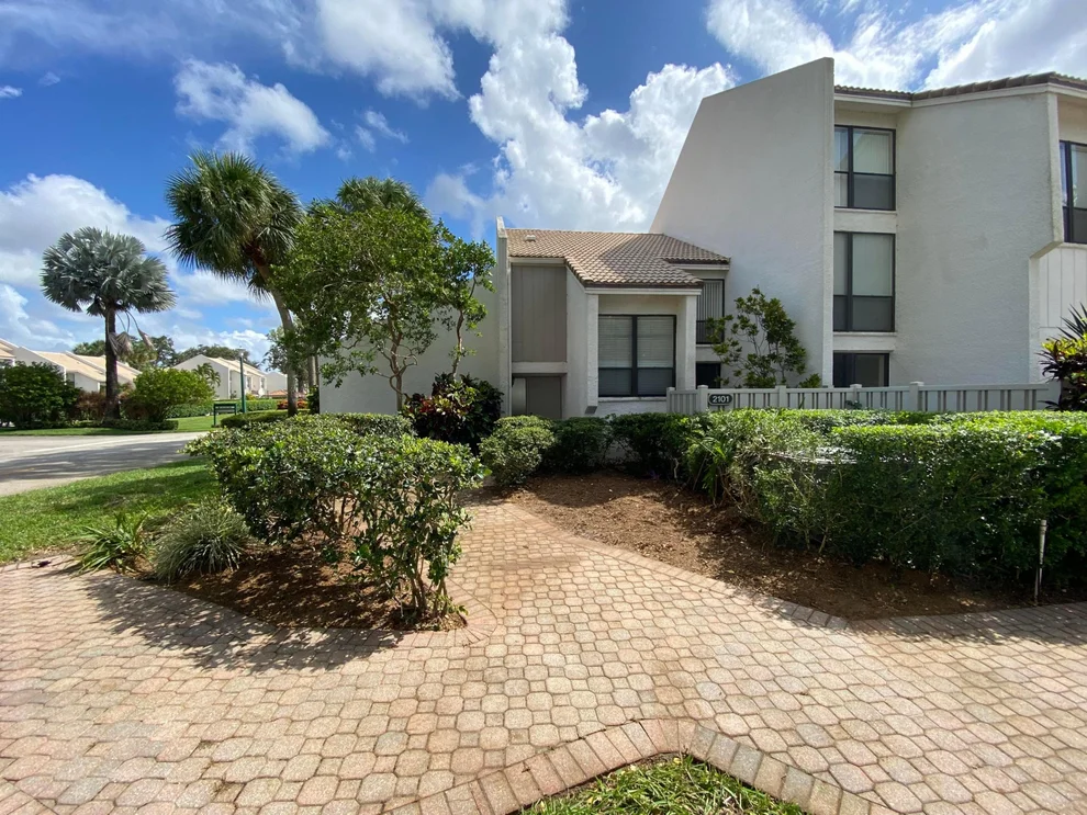 Unit for sale at 2101 Bridgewood Drive, Boca Raton, FL 33434