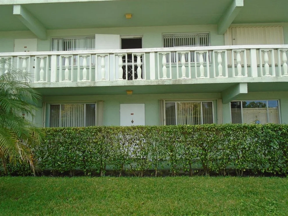Unit for sale at 3300 Springdale Boulevard, Palm Springs, FL 33461