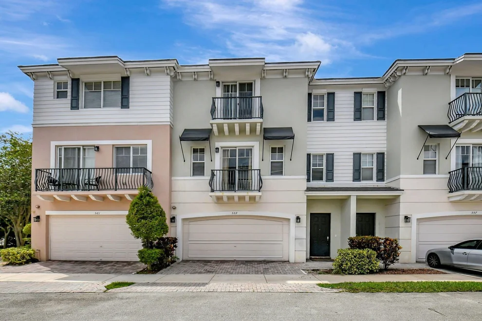 Unit for sale at 559 NW 39th Cir Circle, Boca Raton, FL 33431