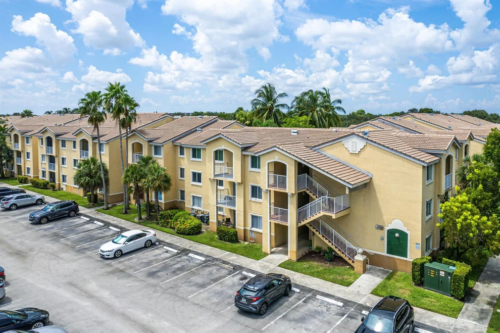 Unit for sale at 2600 S University Drive, Davie, FL 33328