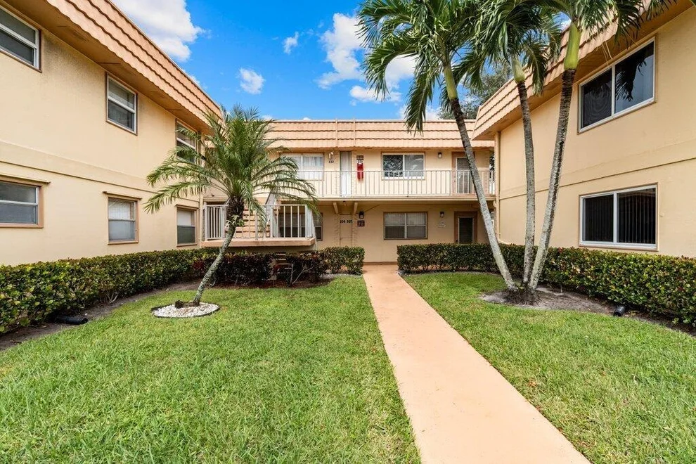 Unit for sale at 207 Saxony E, Delray Beach, FL 33446