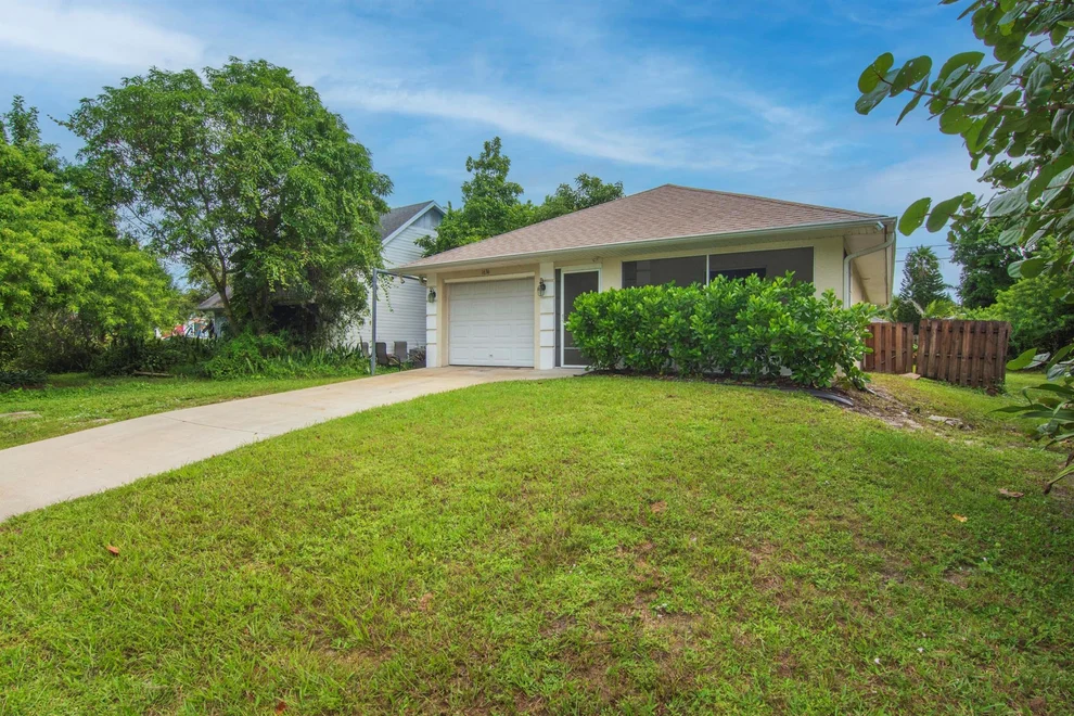 Unit for sale at 1636 4th Avenue SW, Vero Beach, FL 32962