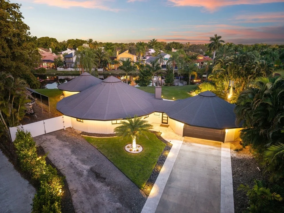 Unit for sale at 700 S Old Nob Hill Road, Plantation, FL 33324