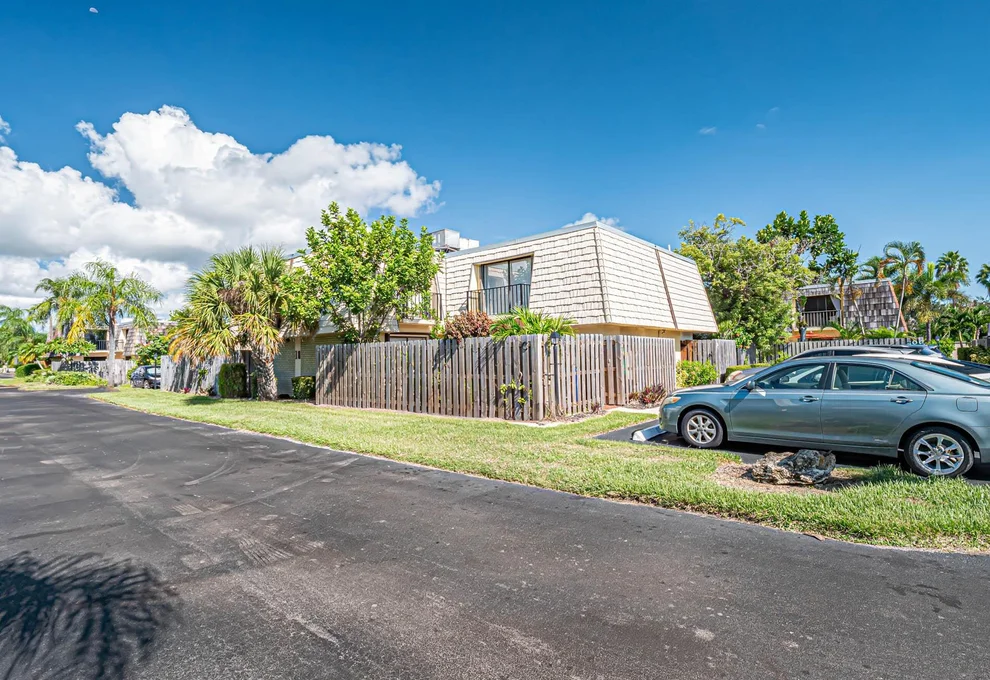 Unit for sale at 1170 6th Avenue, Vero Beach, FL 32960