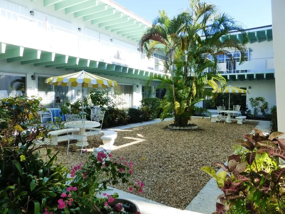 Unit for sale at 702 N Federal Highway, Lake Worth Beach, FL 33460