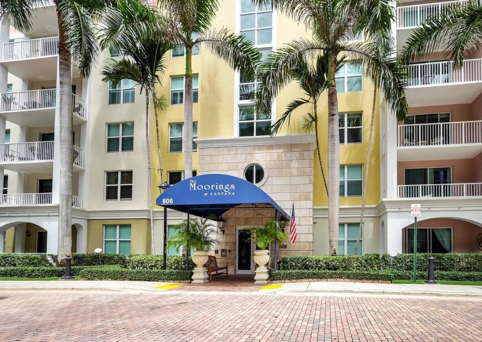 Unit for sale at 806 E Windward Way, Lantana, FL 33462