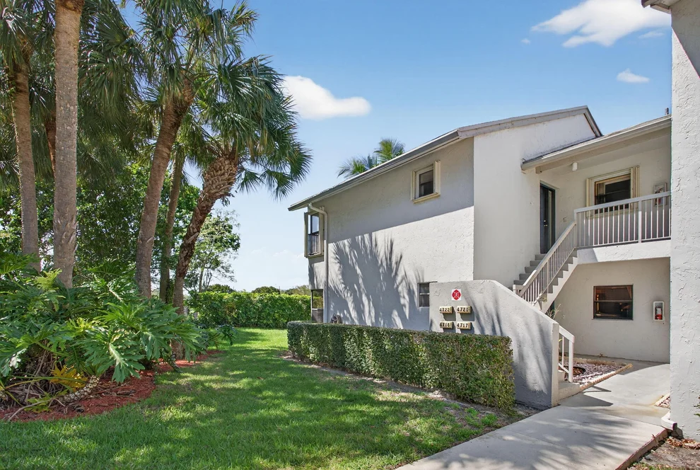 Unit for sale at 4722 NW 22nd Street, Coconut Creek, FL 33063