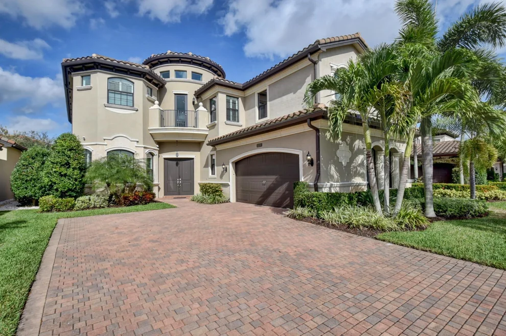 Unit for sale at 8279 Lost Creek Lane, Delray Beach, FL 33446