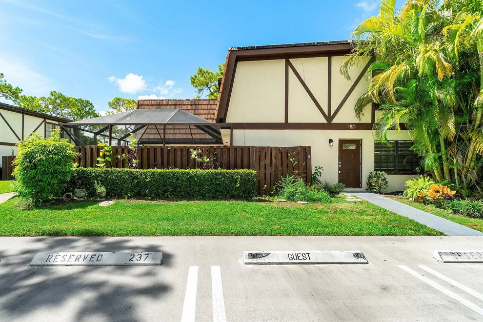 Unit for sale at 117 Weybridge Circle, Royal Palm Beach, FL 33411