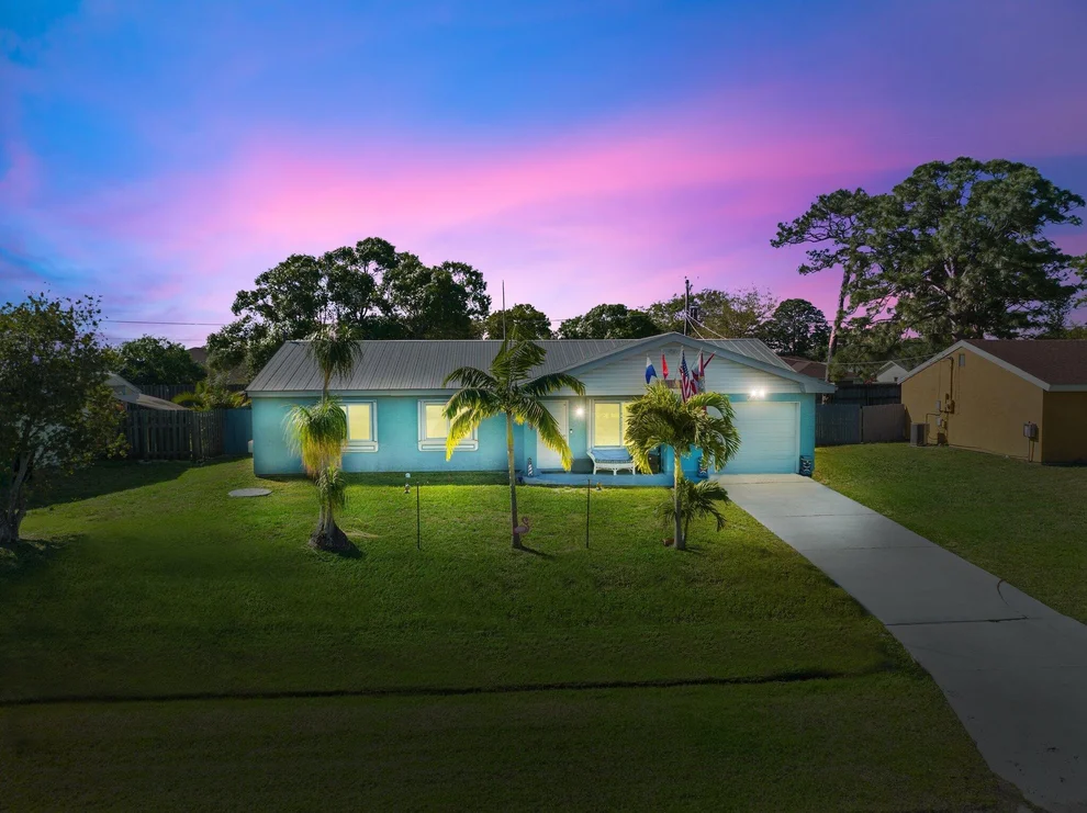 Unit for sale at 374 SE Dalva Avenue, Port St Lucie, FL 34984