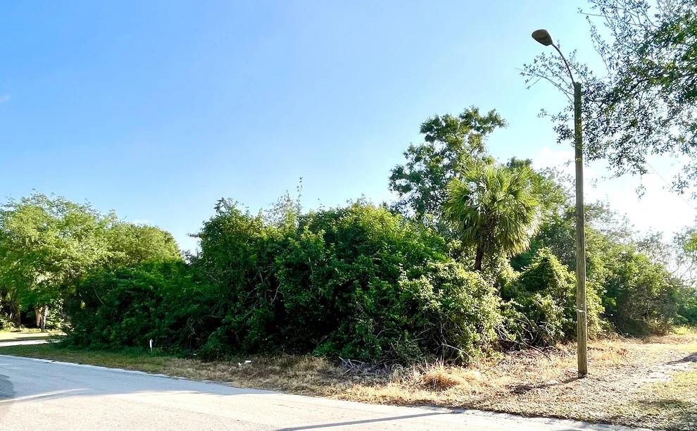 Unit for sale at 2336 13th Avenue SW, Vero Beach, FL 32962