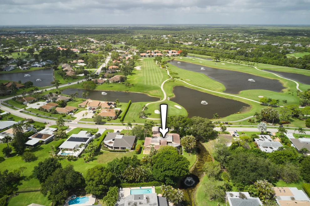 Unit for sale at 13588 Cross Pointe Drive, Palm Beach Gardens, FL 33418
