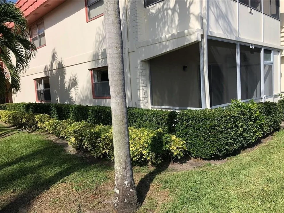 Unit for sale at 10 Saxony A, Delray Beach, FL 33446