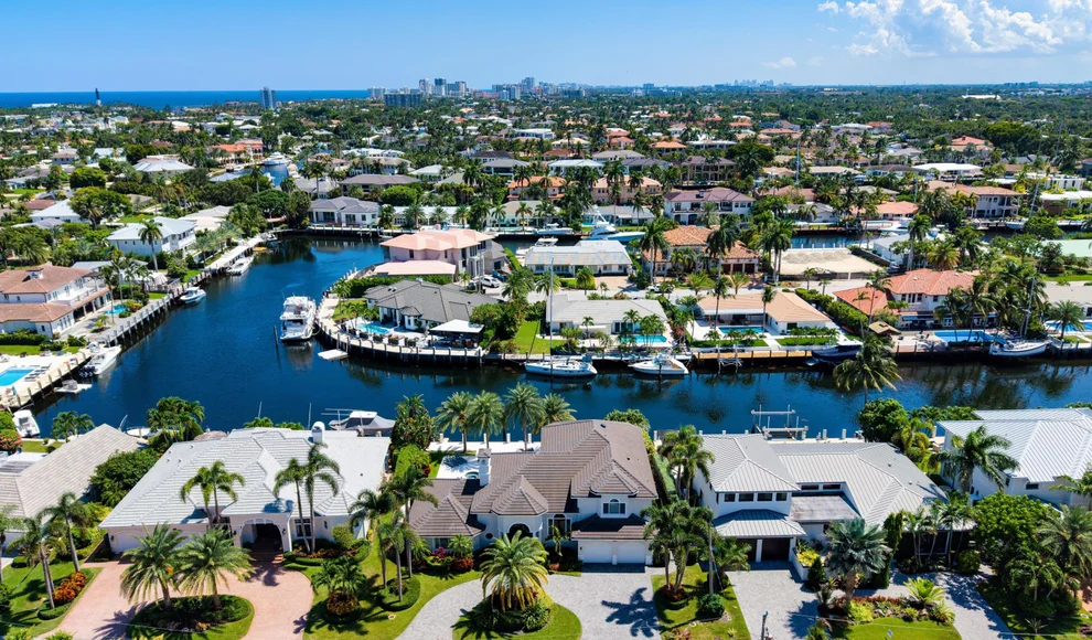Unit for sale at 2520 NE 35th Street, Lighthouse Point, FL 33064