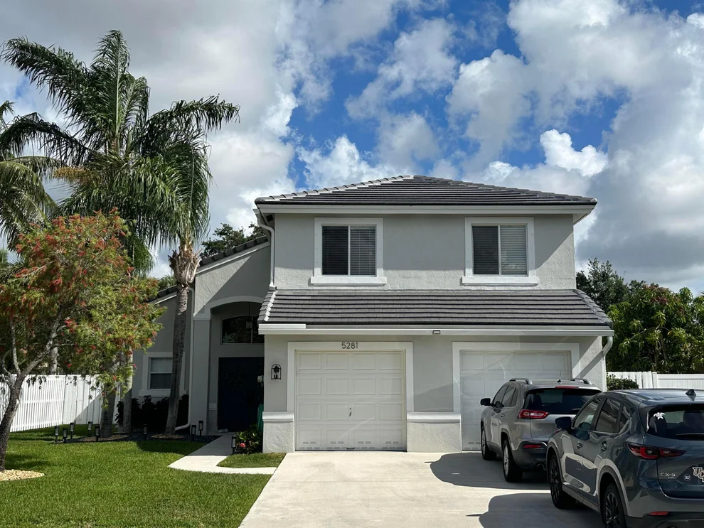 Unit for sale at 5281 Oakmont Village Circle, Lake Worth, FL 33463