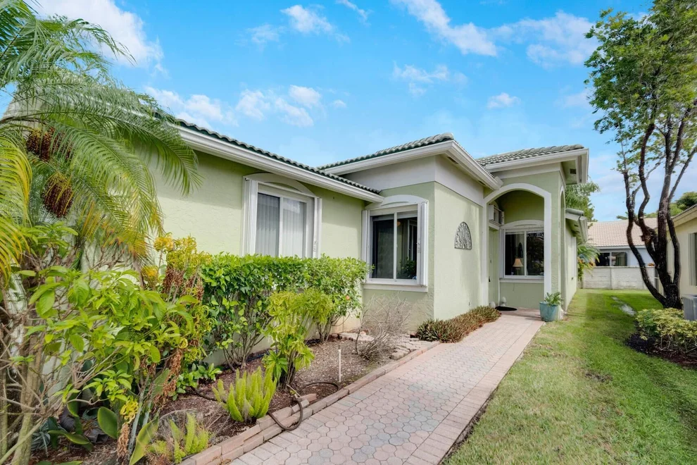 Unit for sale at 8082 Bellafiore Way, Boynton Beach, FL 33472