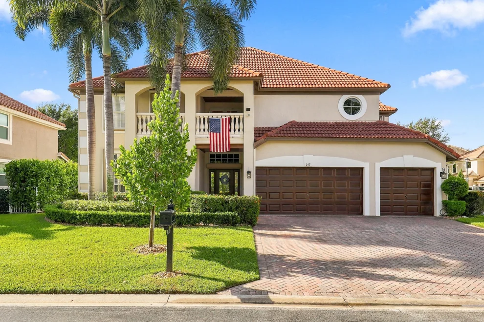 Unit for sale at 217 LONE PINE Drive, Palm Beach Gardens, FL 33410