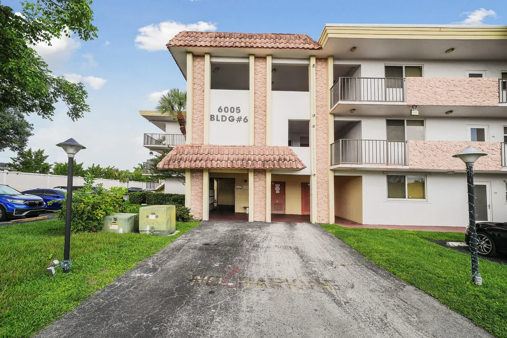 Unit for sale at 6005 Del Lago Circle, Sunrise, FL 33313