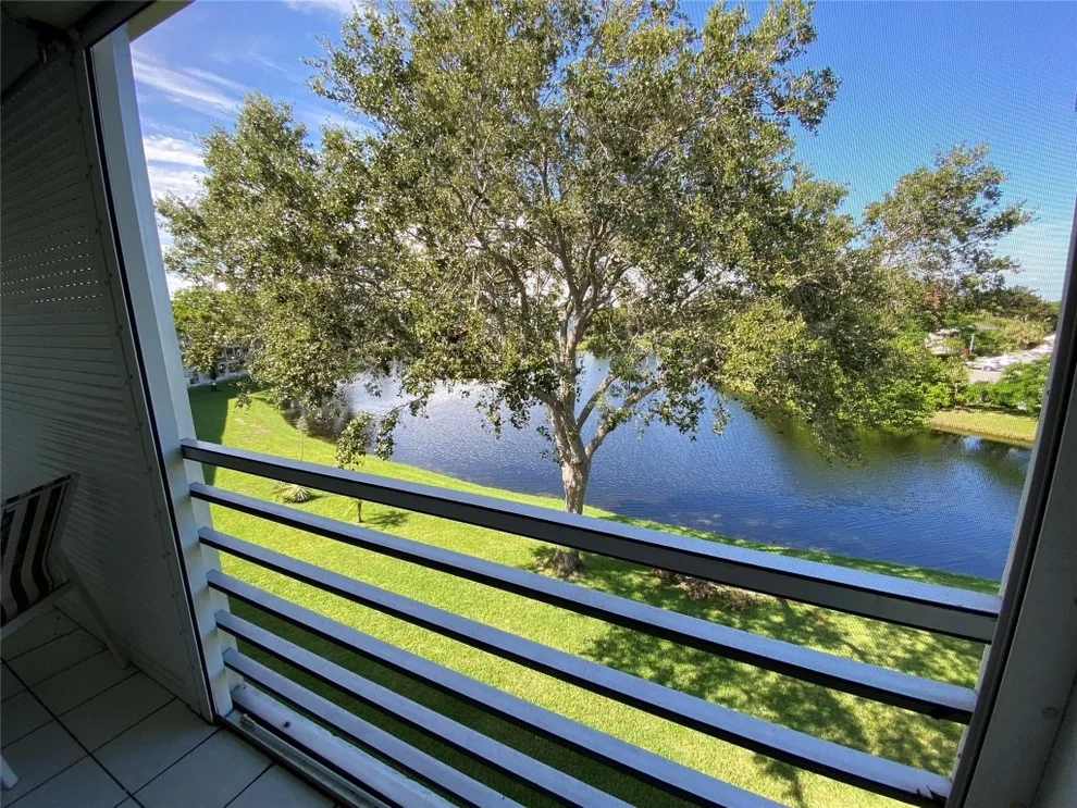 Unit for sale at 4003 Islewood D, Deerfield Beach, FL 33442