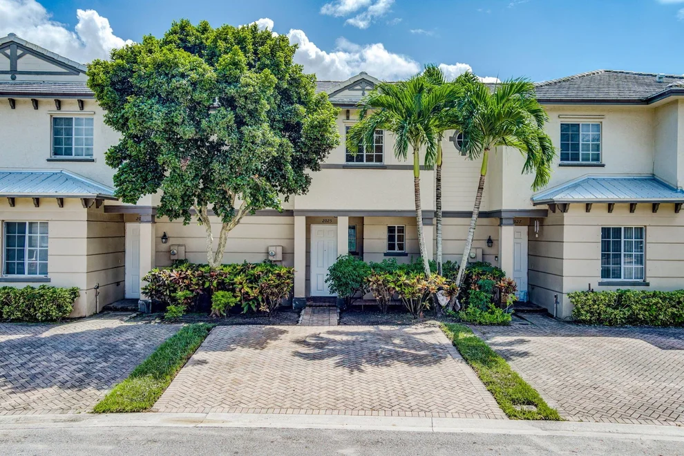 Unit for sale at 2025 Island Drive, Riviera Beach, FL 33404