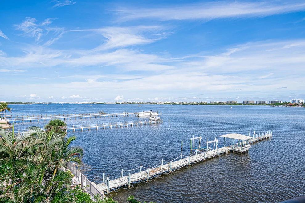 Unit for sale at 896 N Federal Highway, Lantana, FL 33462