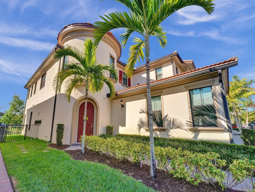 Unit for sale at 9345 Carrington Avenue, Parkland, FL 33076