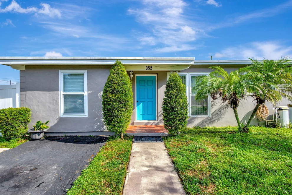 Unit for sale at 352 Winged Foot Road, Palm Springs, FL 33461
