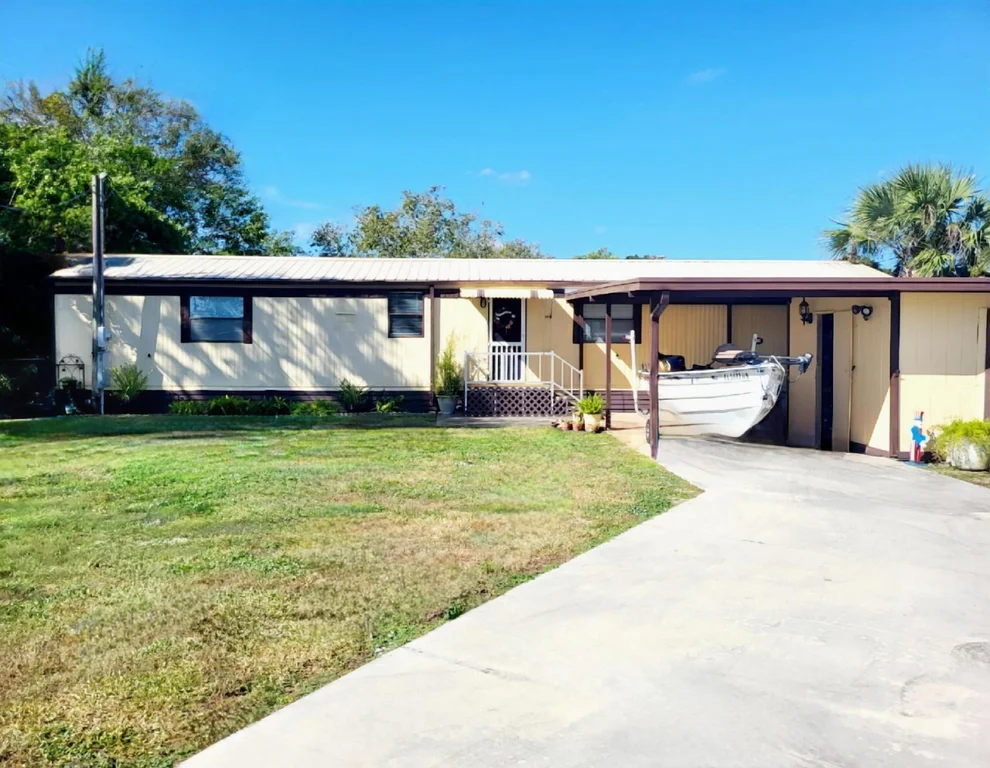 Unit for sale at 1168 20th Street, Okeechobee, FL 34974