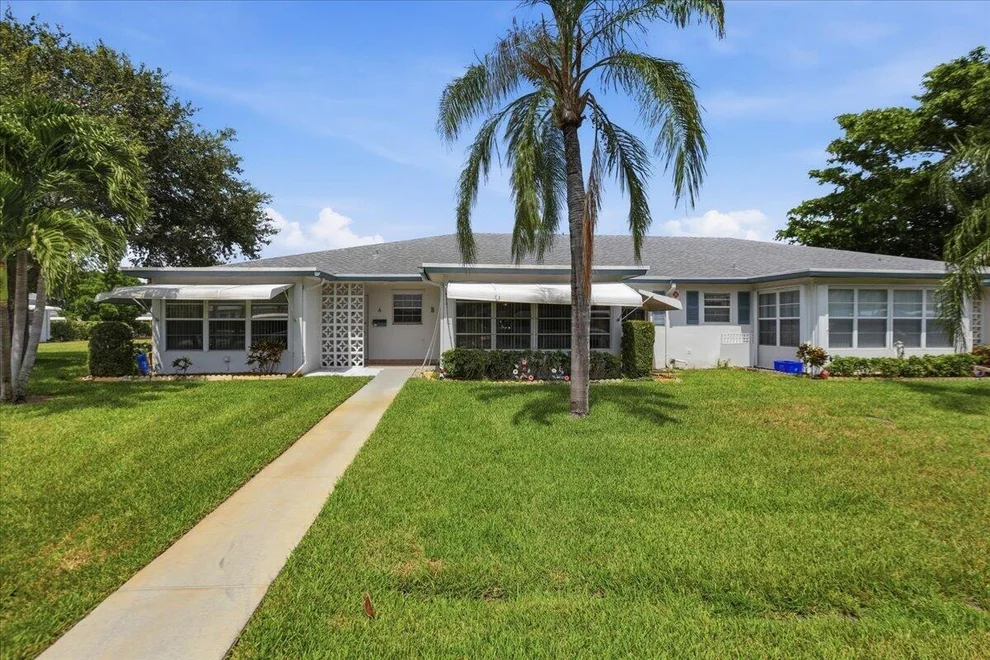 Unit for sale at 1172 S Drive Circle, Delray Beach, FL 33445