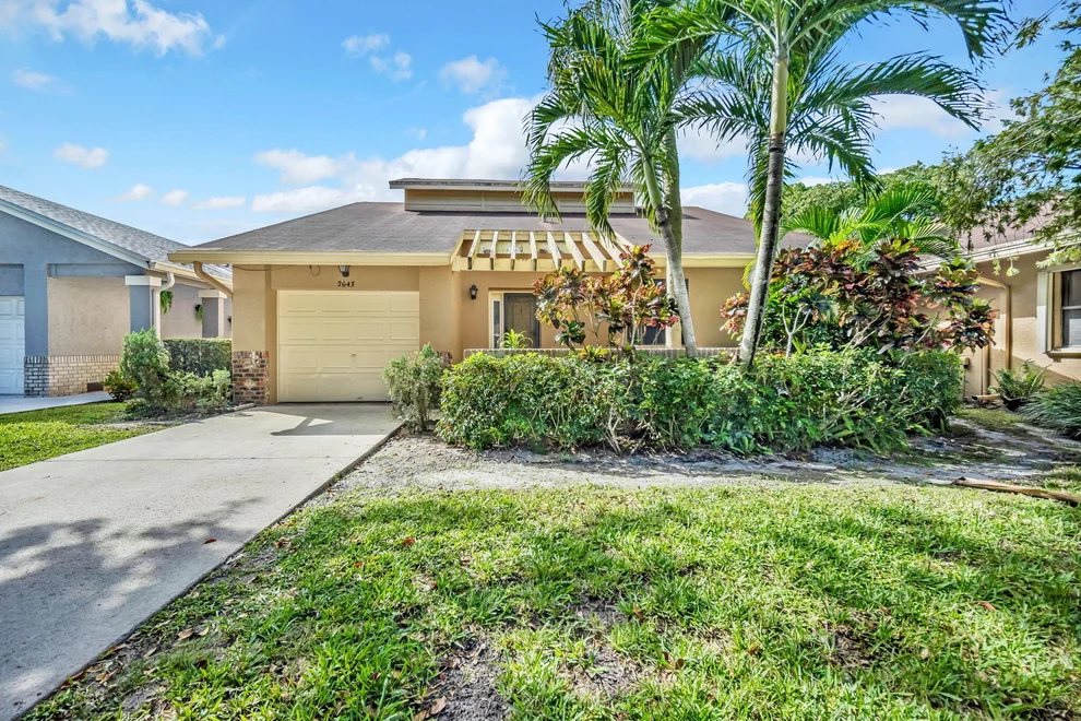 Unit for sale at 2643 Calliandra Terrace, Coconut Creek, FL 33063