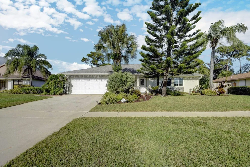 Unit for sale at 263 Ponce De Leon Street, Royal Palm Beach, FL 33411