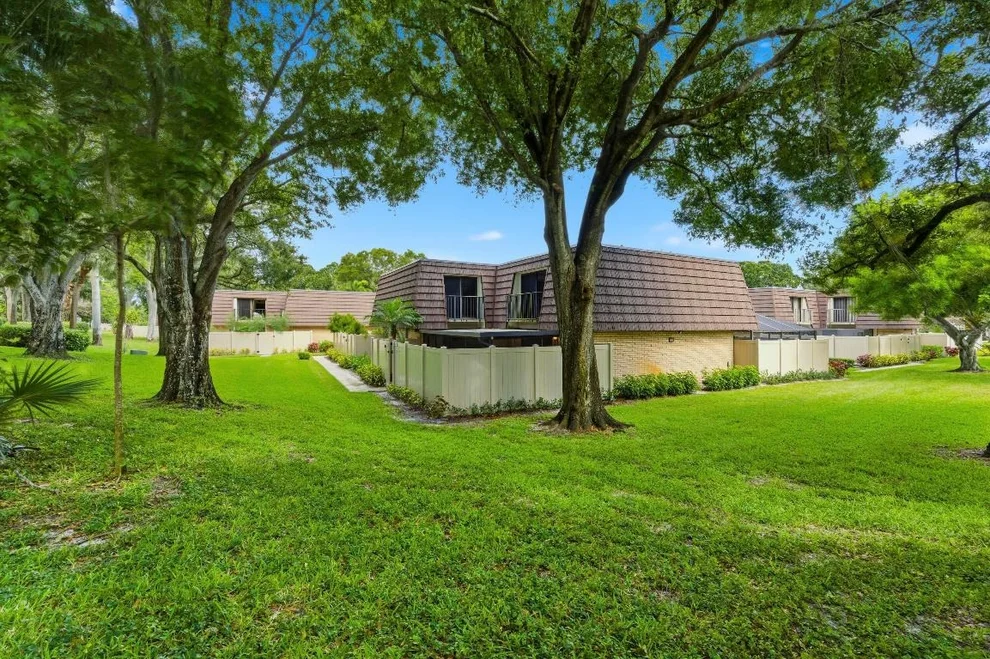 Unit for sale at 7511 75th Way, West Palm Beach, FL 33407