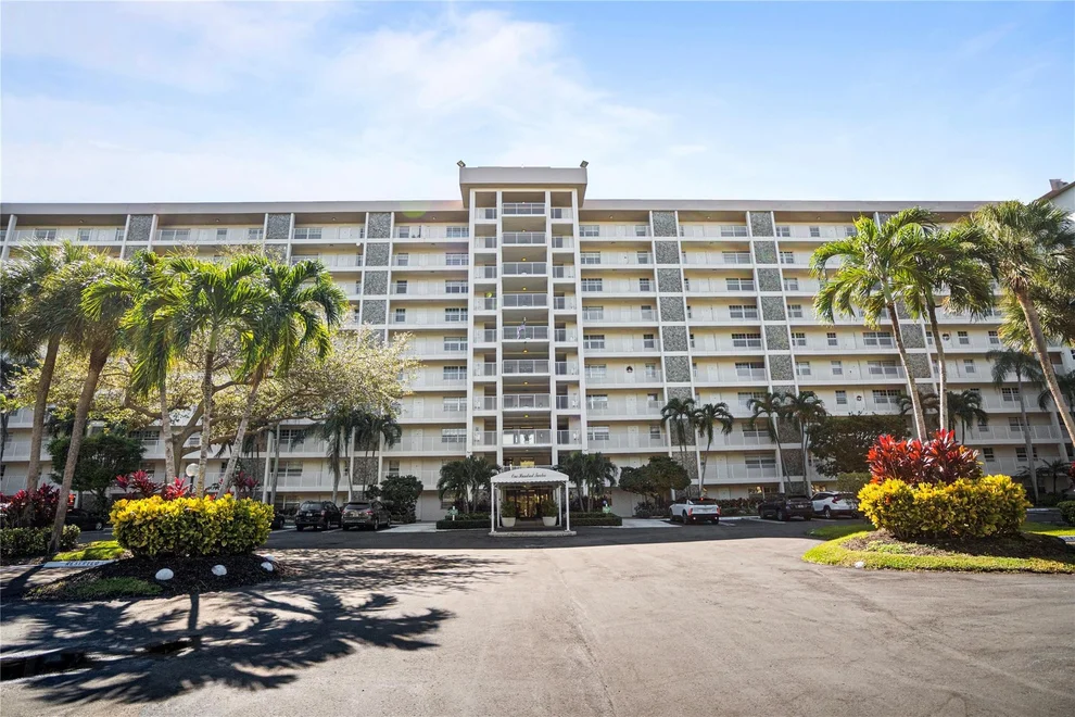 Unit for sale at 3510 Oaks Way, Pompano Beach, FL 33069