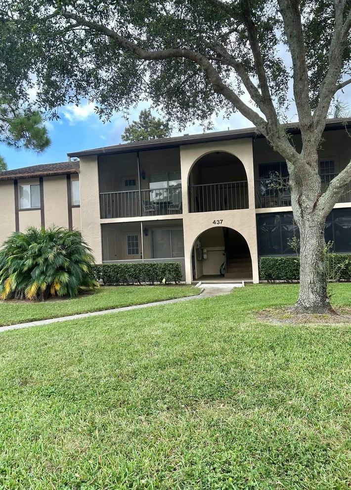 Unit for sale at 437 Pine Glen Lane, Greenacres, FL 33463