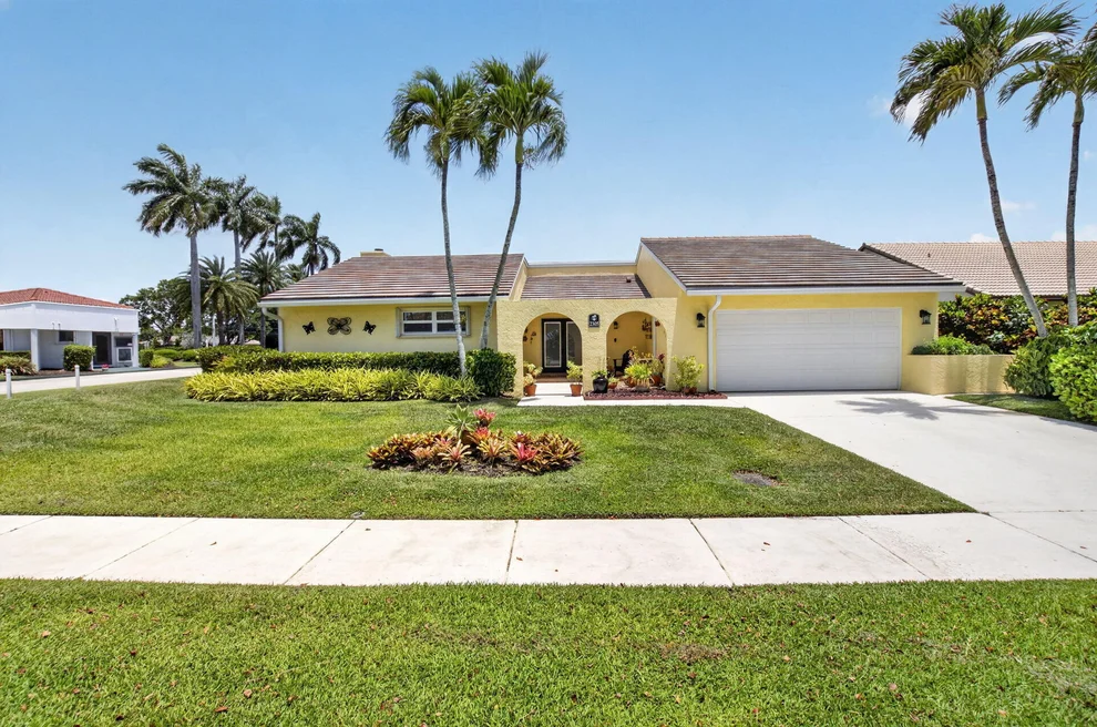 Unit for sale at 2305 SW 23rd Cranbrook Drive, Boynton Beach, FL 33436