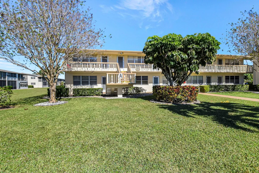 Unit for sale at 14 Northampton A, West Palm Beach, FL 33417