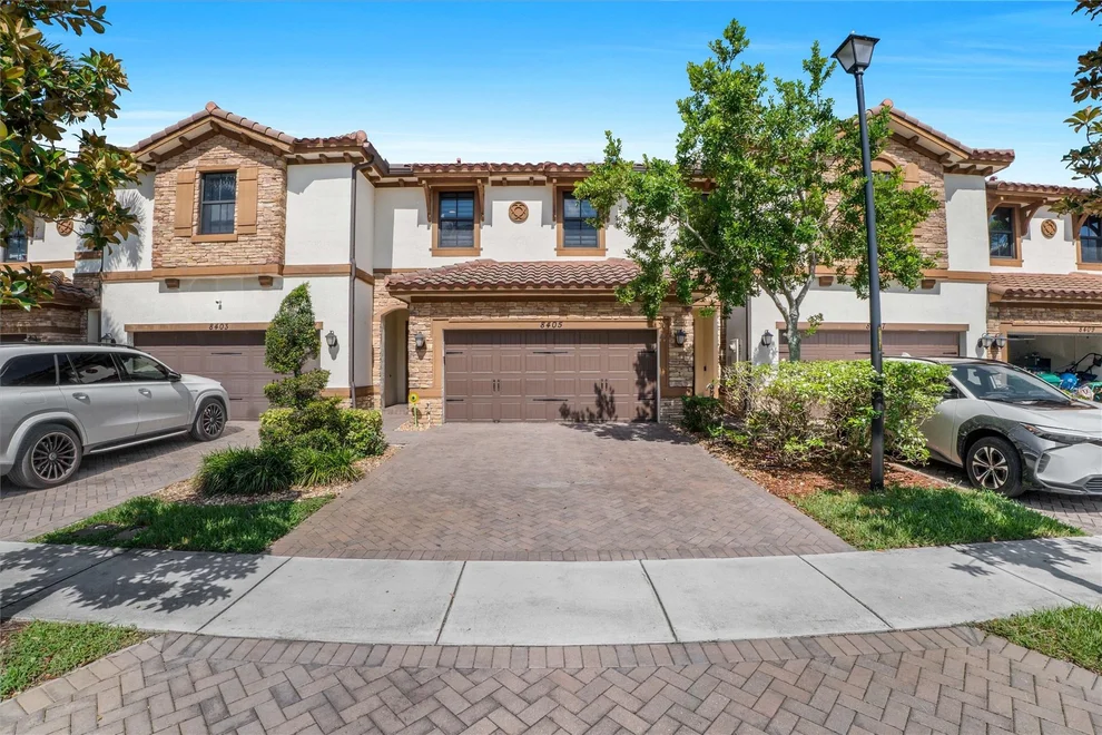 Unit for sale at 8405 Lakeview Trail, Parkland, FL 33076