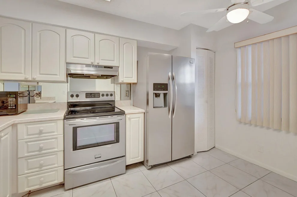 Unit for sale at 6866 Huntington Lane, Delray Beach, FL 33446