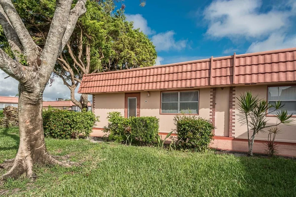 Unit for sale at 48 Valencia B, Delray Beach, FL 33446