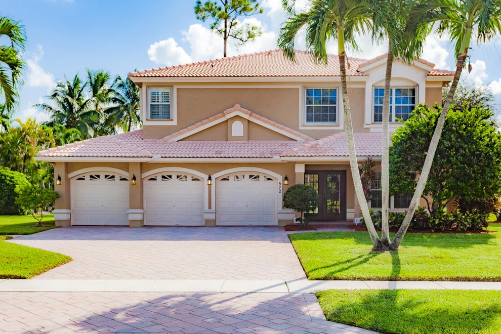 Unit for sale at 570 Cypress Crossing, Wellington, FL 33414