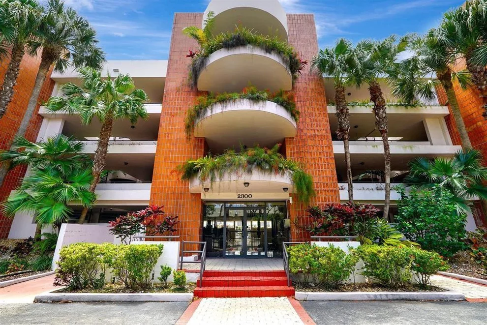 Unit for sale at 2300 Diana, Hallandale Beach, FL 33009