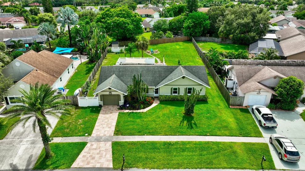 Unit for sale at 50 Cedar Circle, Boynton Beach, FL 33436