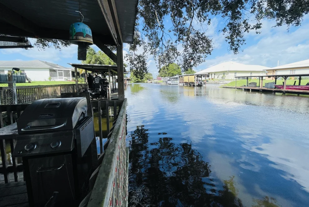Unit for sale at 2023 SE 34th Lane, Okeechobee, FL 34974