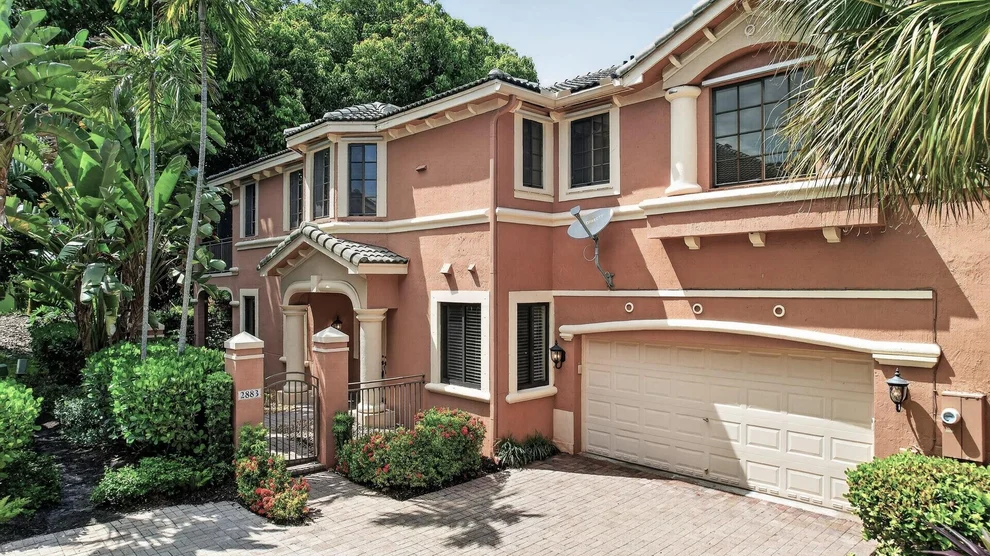Unit for sale at 2883 Kinsington Circle, Weston, FL 33332